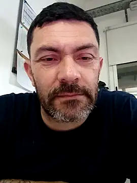 Snapshot of Alex_404040 chatting on 09-25-25, 03:32 Alex 404040 online show from 09-25-25, 03:32