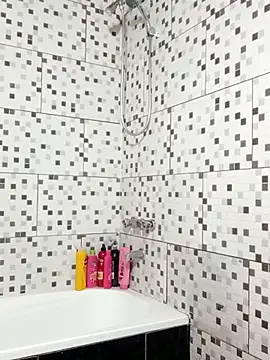 Snapshot of Alex_404040 chatting on 10-17-25, 10:23 Alex 404040 online show from 10-17-25, 10:23