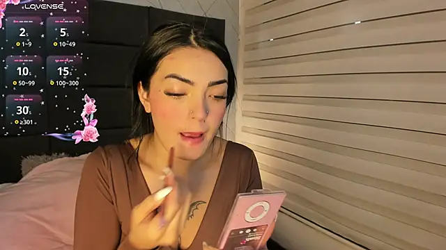 Snapshot of Miaa_Smithh__ chatting on 04-30-26, 01:06 Miaa Smithh online show from 04-30-26, 01:06