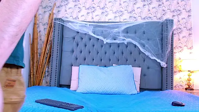 Luke Carter online show from 10-17-25, 01:14