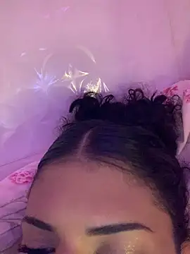 Snapshot of luluzinhax chatting on 01-12-26, 03:45 luluzinhax online show from 01-12-26, 03:45