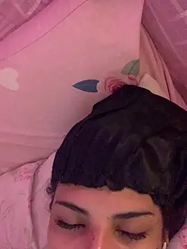 Snapshot of luluzinhax chatting on 02-05-26, 01:05 luluzinhax online show from 02-05-26, 01:05