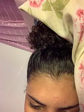 Snapshot of luluzinhax chatting on 02-11-26, 04:17 luluzinhax online show from 02-11-26, 04:17