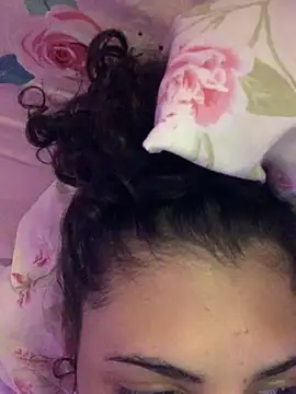 Snapshot of luluzinhax chatting on 02-11-26, 06:35 luluzinhax online show from 02-11-26, 06:35