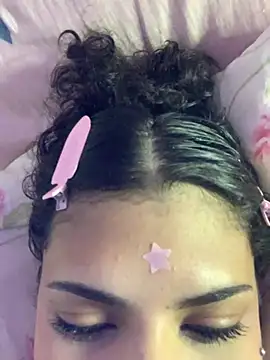 Snapshot of luluzinhax chatting on 02-16-26, 02:29 luluzinhax online show from 02-16-26, 02:29