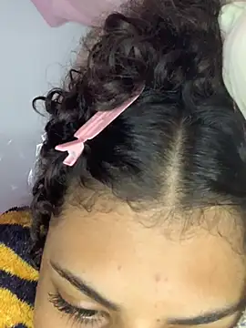 Snapshot of luluzinhax chatting on 02-20-26, 06:26 luluzinhax online show from 02-20-26, 06:26