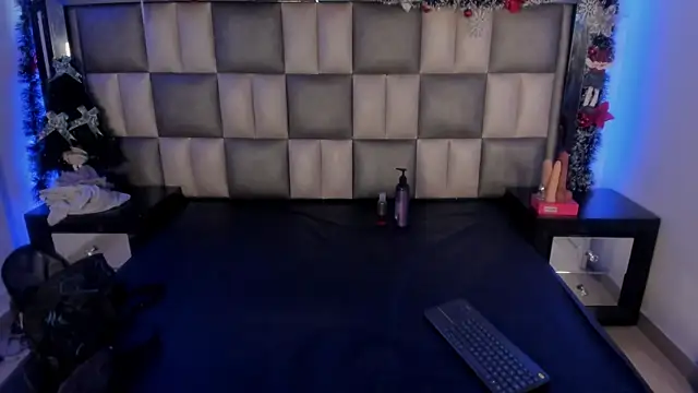 Valkiria js online show from 12-20-25, 01:29