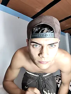 Zeusmagnos online show from 10-31-25, 02:01