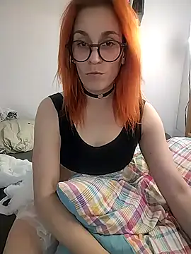Snapshot of _Pipi_ chatting on 04-28-26, 01:05 Pipi online show from 04-28-26, 01:05
