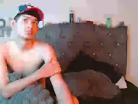 logan willyams  online show from 09-21-25, 09:49