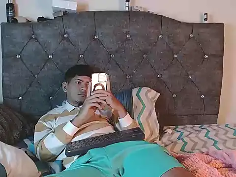 logan willyams  online show from 10-12-25, 01:26