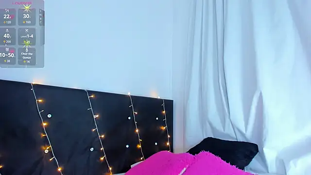 Danaa moore  online show from 10-12-25, 03:49