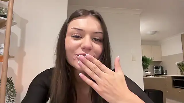 Snapshot of cassiess1 chatting on 10-14-25, 11:16 cassiess1 online show from 10-14-25, 11:16