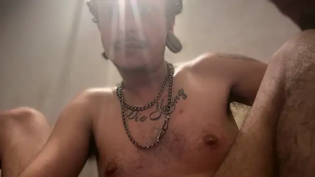 chrisalmeid  online show from 04-28-26, 04:50