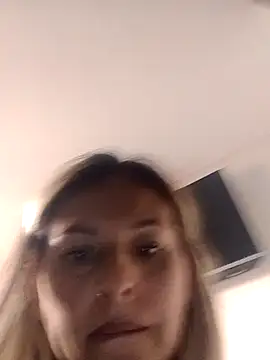 Snapshot of Valery__Rouse_ chatting on 12-21-25, 07:43 Valery Rouse online show from 12-21-25, 07:43