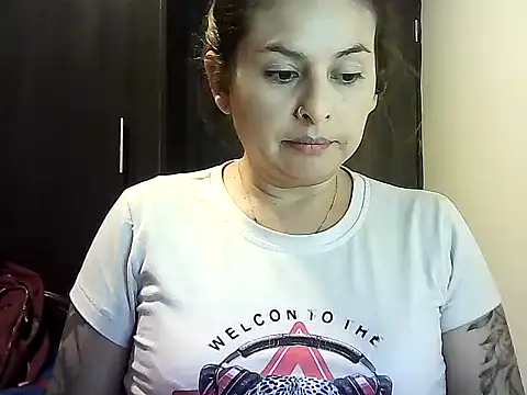 Snapshot of Valery__Rouse_ chatting on 02-11-26, 01:21 Valery Rouse online show from 02-11-26, 01:21