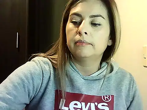 Snapshot of Valery__Rouse_ chatting on 02-14-26, 02:52 Valery Rouse online show from 02-14-26, 02:52