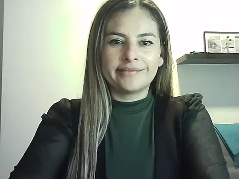 Snapshot of Valery__Rouse_ chatting on 05-15-26, 08:16 Valery Rouse online show from 05-15-26, 08:16