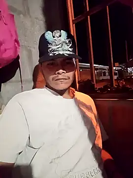 Snapshot of MiaouingAerofoil chatting on 11-08-25, 02:01 MiaouingAerofoil online show from 11-08-25, 02:01