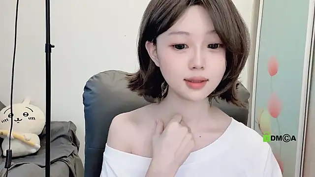 gummy-candy online show from 10-05-25, 01:37