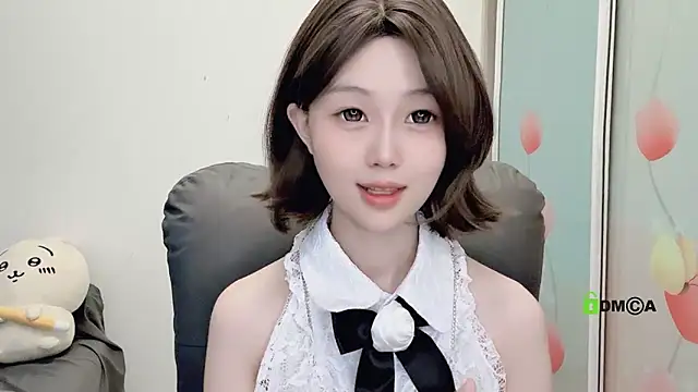 gummy-candy online show from 10-10-25, 04:33