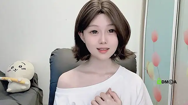 gummy-candy online show from 10-11-25, 01:05