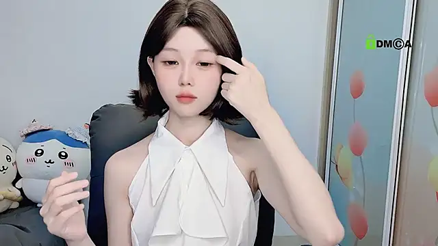 gummy-candy online show from 10-19-25, 02:23