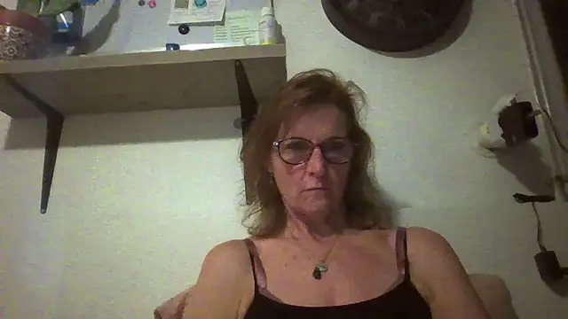 Snapshot of Valinella chatting on 09-08-25, 08:30 Valinella online show from 09-08-25, 08:30