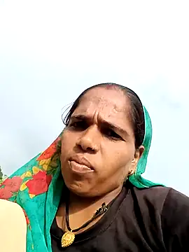 Snapshot of Hot-honi chatting on 09-28-25, 02:28 Hot-honi online show from 09-28-25, 02:28