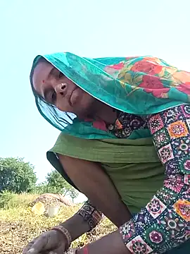 Snapshot of Hot-honi chatting on 10-12-25, 03:49 Hot-honi online show from 10-12-25, 03:49