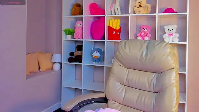 Lynn Martin online show from 09-30-25, 01:10