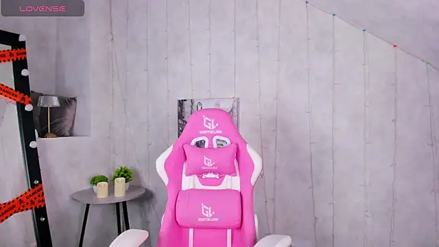 Lynn Martin online show from 10-31-25, 12:55