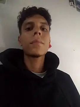 Snapshot of Crxxxsh chatting on 03-26-26, 11:16 Crxxxsh online show from 03-26-26, 11:16