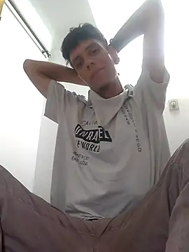 Snapshot of Crxxxsh chatting on 03-29-26, 04:12 Crxxxsh online show from 03-29-26, 04:12