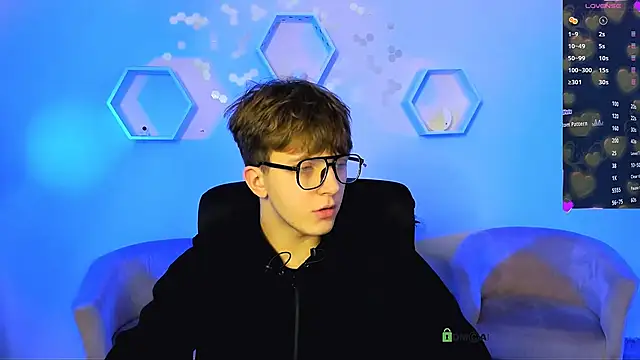 travis wolf  online show from 12-01-25, 08:36