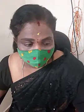 Snapshot of Tamil_Kavitha10 chatting on 10-04-25, 03:54 Tamil Kavitha10 online show from 10-04-25, 03:54