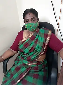 Snapshot of Tamil_Kavitha10 chatting on 10-12-25, 01:54 Tamil Kavitha10 online show from 10-12-25, 01:54