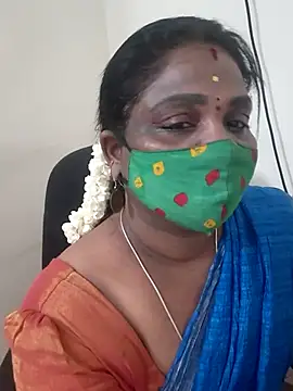 Snapshot of Tamil_Kavitha10 chatting on 10-13-25, 01:22 Tamil Kavitha10 online show from 10-13-25, 01:22