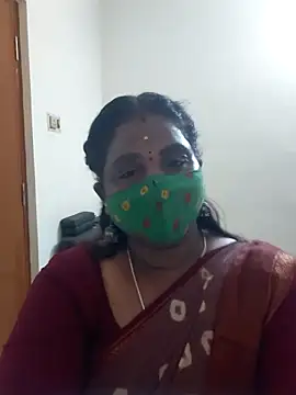 Snapshot of Tamil_Kavitha10 chatting on 10-16-25, 04:52 Tamil Kavitha10 online show from 10-16-25, 04:52