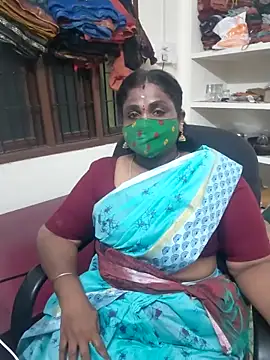 Snapshot of Tamil_Kavitha10 chatting on 10-17-25, 05:04 Tamil Kavitha10 online show from 10-17-25, 05:04