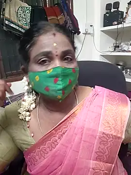 Snapshot of Tamil_Kavitha10 chatting on 10-20-25, 05:46 Tamil Kavitha10 online show from 10-20-25, 05:46