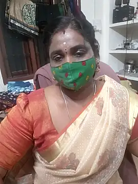 Snapshot of Tamil_Kavitha10 chatting on 10-21-25, 04:08 Tamil Kavitha10 online show from 10-21-25, 04:08