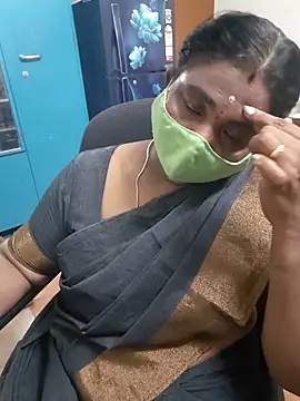 Snapshot of Tamil_Kavitha10 chatting on 10-23-25, 06:50 Tamil Kavitha10 online show from 10-23-25, 06:50