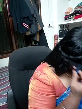 Snapshot of Tamil_Kavitha10 chatting on 11-01-25, 07:05 Tamil Kavitha10 online show from 11-01-25, 07:05