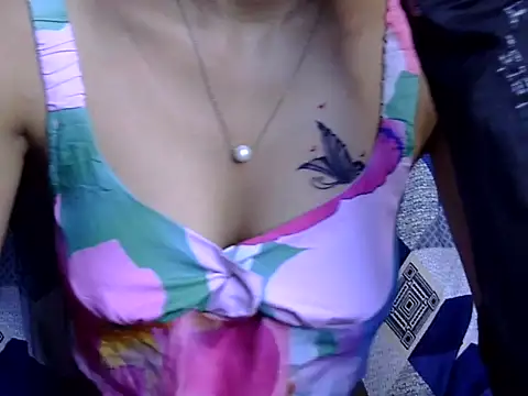 Snapshot of Riva_arora01 chatting on 11-22-25, 10:36 Riva arora01 online show from 11-22-25, 10:36