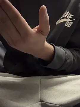 Snapshot of 420boy__ chatting on 10-21-25, 09:26 420boy online show from 10-21-25, 09:26