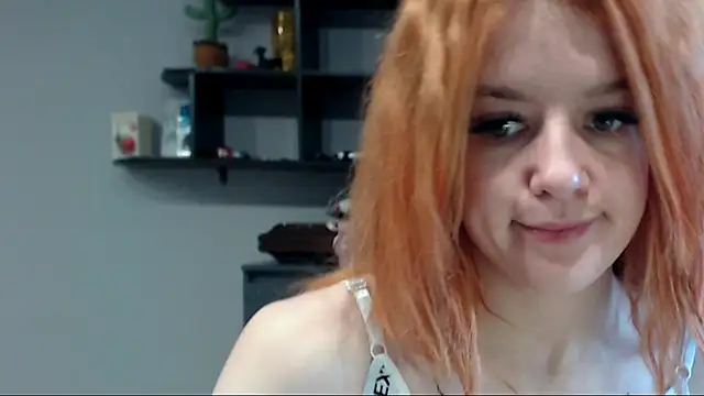 Snapshot of __Elina__ chatting on 09-27-25, 04:28 Elina online show from 09-27-25, 04:28