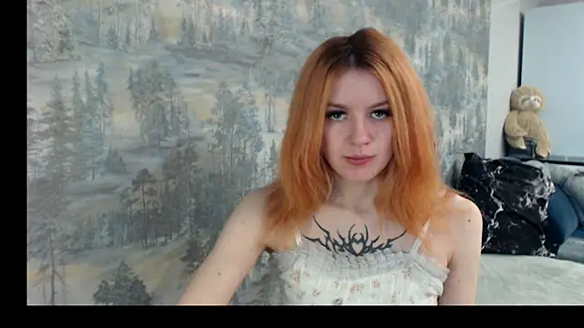 Snapshot of __Elina__ chatting on 10-07-25, 07:27 Elina online show from 10-07-25, 07:27