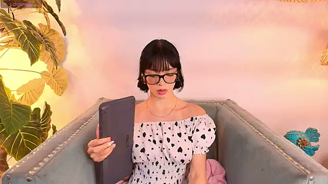 Snapshot of Sweet_1Angel chatting on 01-10-26, 03:08 Sweet 1Angel online show from 01-10-26, 03:08