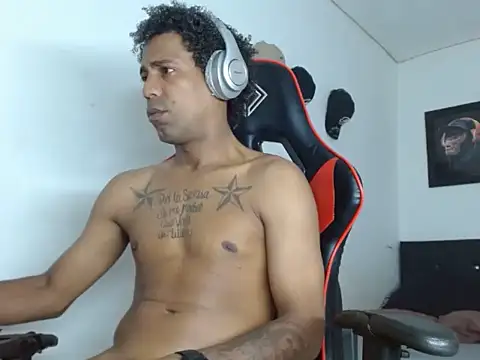 Snapshot of BBC_Black_ chatting on 03-12-26, 06:36 BBC Black online show from 03-12-26, 06:36